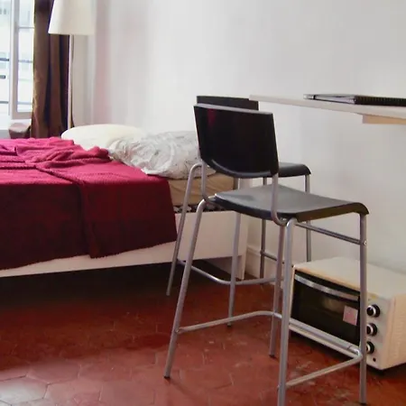Bright Studio Near Tour Eiffel Apartment *